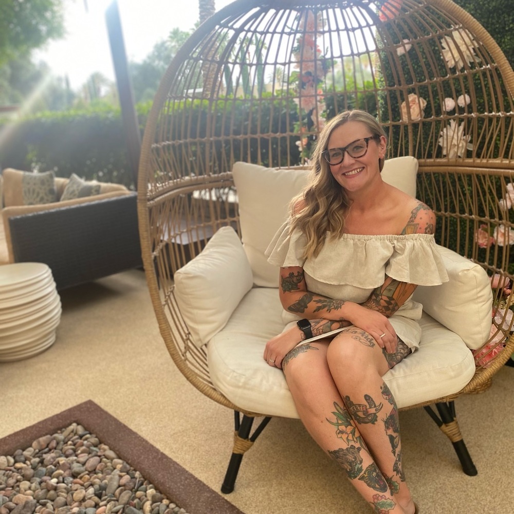 Meet your Posher, Holly